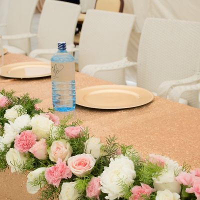 Urban_live_events_floral_runner_high_table