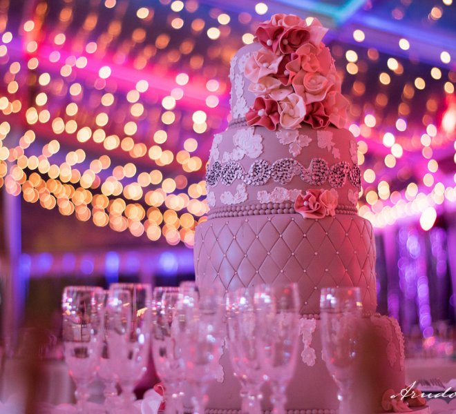 Urban_live_events_wedding_cake_fairy_lighting