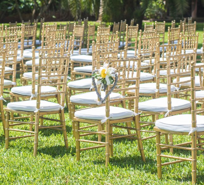 gold_chiavari_church_set_up